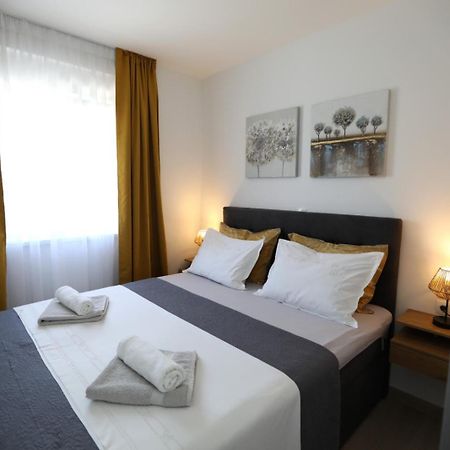 Ferienwohnung Rosa Mystica Trogir Exterior foto