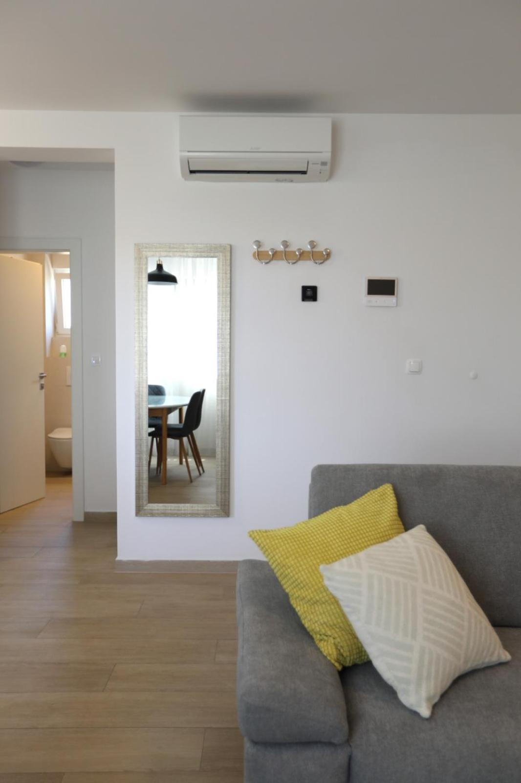 Ferienwohnung Rosa Mystica Trogir Exterior foto