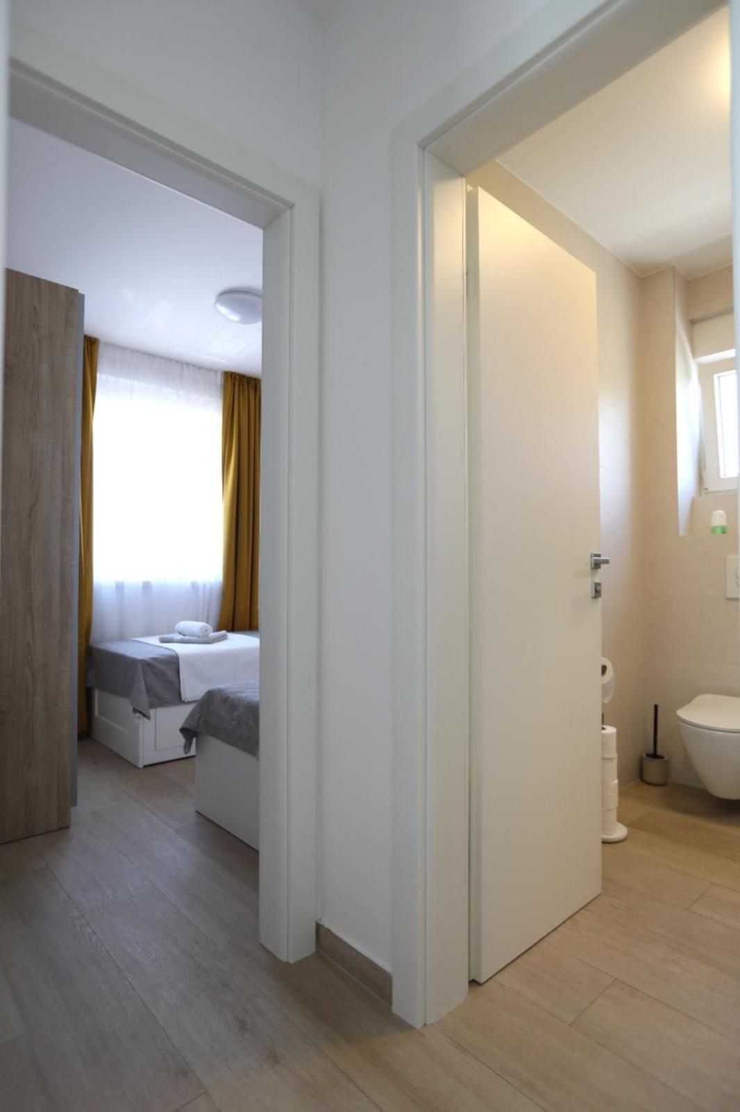 Ferienwohnung Rosa Mystica Trogir Exterior foto