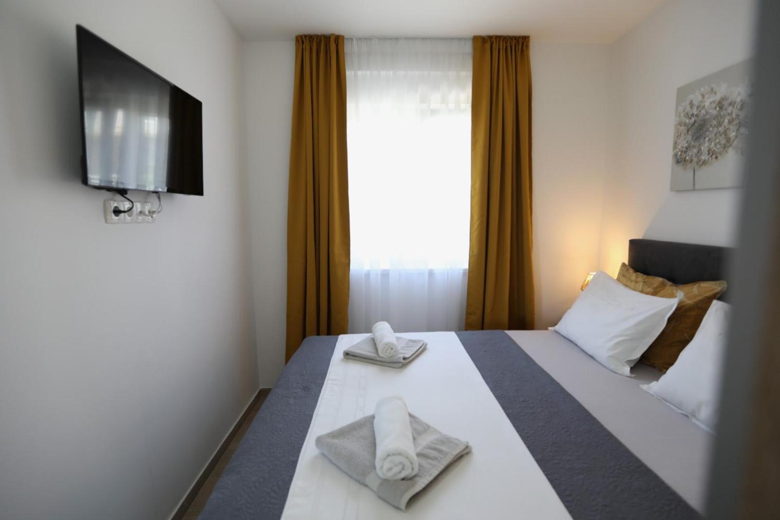 Ferienwohnung Rosa Mystica Trogir Exterior foto