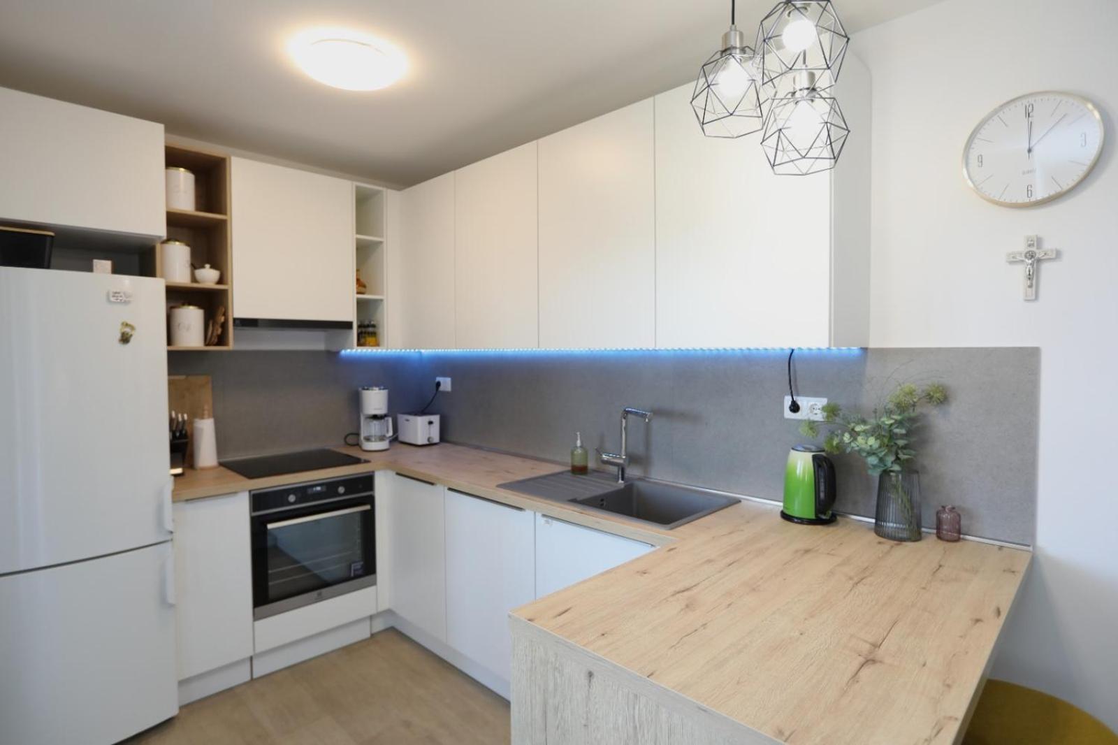 Ferienwohnung Rosa Mystica Trogir Exterior foto