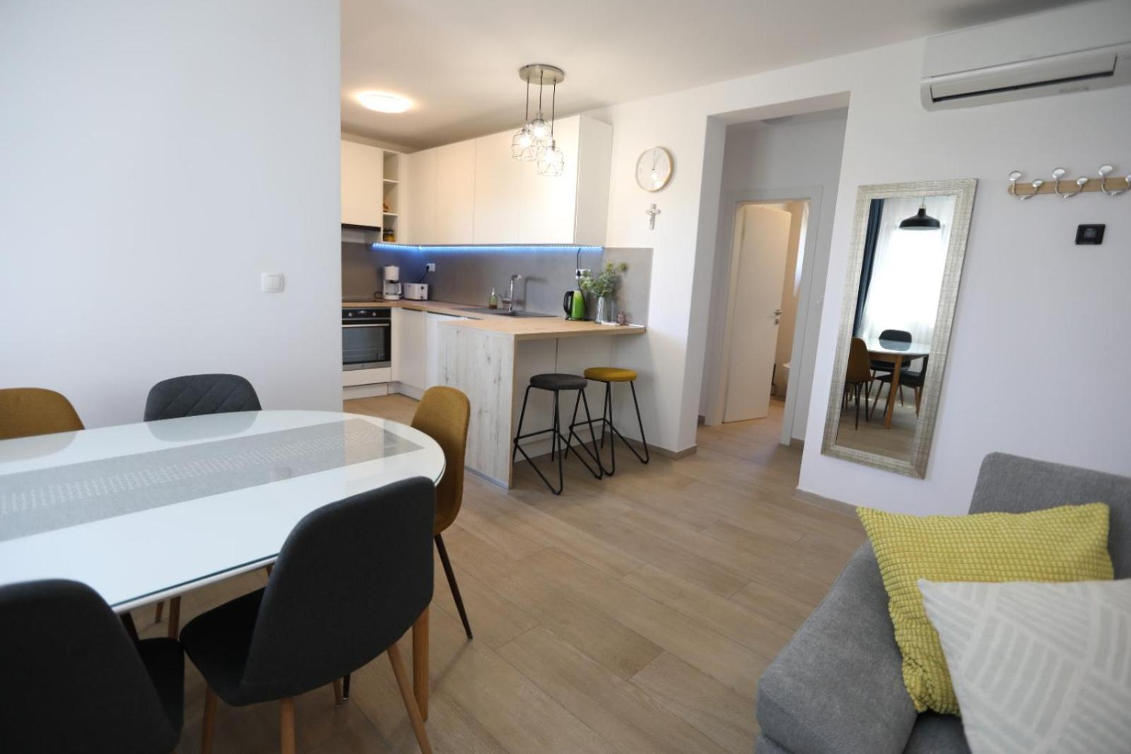 Ferienwohnung Rosa Mystica Trogir Exterior foto